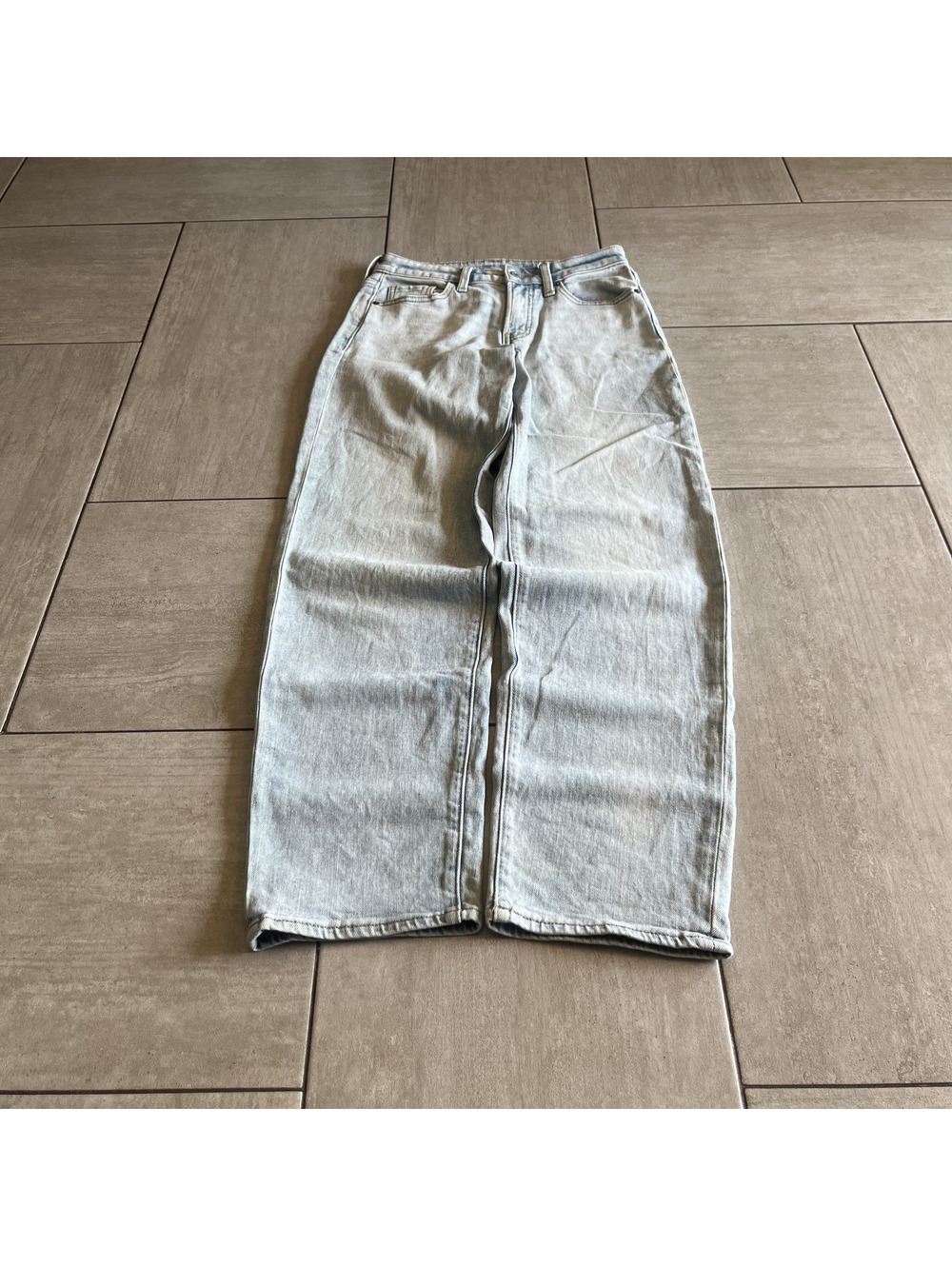 Old Navy Light Wash Loose Fit Denim Jeans Size 26 Waist